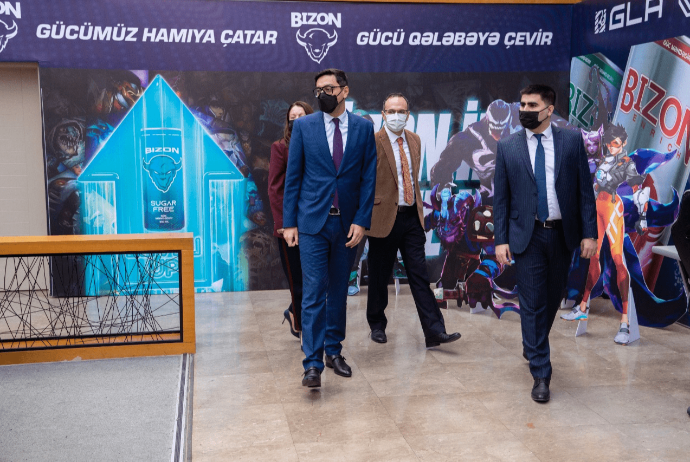 Fərid Qayıbov Qafqazın ən böyük kiber arenası “Bizon E-Sport Arena” ilə tanış olub - FOTO | FED.az