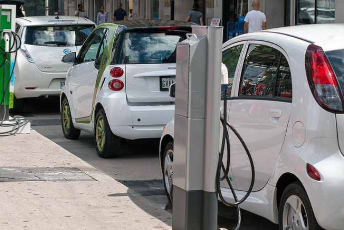 Elektromobillər üçün enerji doldurucularının yerləşdirilməsinə icazə tələb edilməyəcək | FED.az