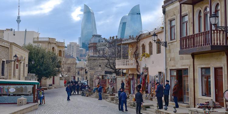 Azərbaycan beynəlxalq statuslu turist bələdçiləri hazırlayacaq | FED.az