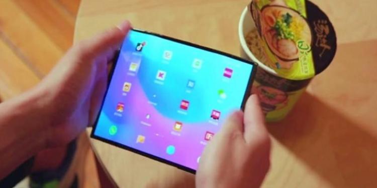 Bu da “Xiaomi”nin ilk qatlana bilən smartfonu - VIDEO | FED.az
