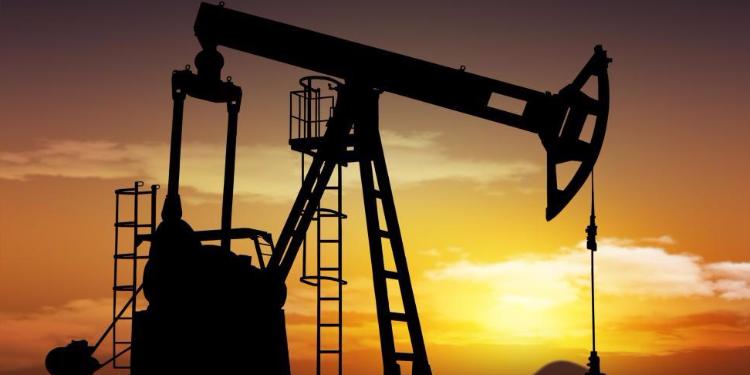 Нефть дорожает благодаря ослаблению доллара и новостям из Китая и США | FED.az