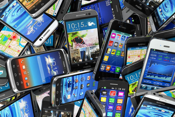 Hindistandan idxal olunan smartfonlar 5 dəfə azalıb - QİYMƏTİ İSƏ 2 DƏFƏ BAHALAŞIB | FED.az