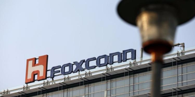 Foxconn уволила 25% рабочих | FED.az