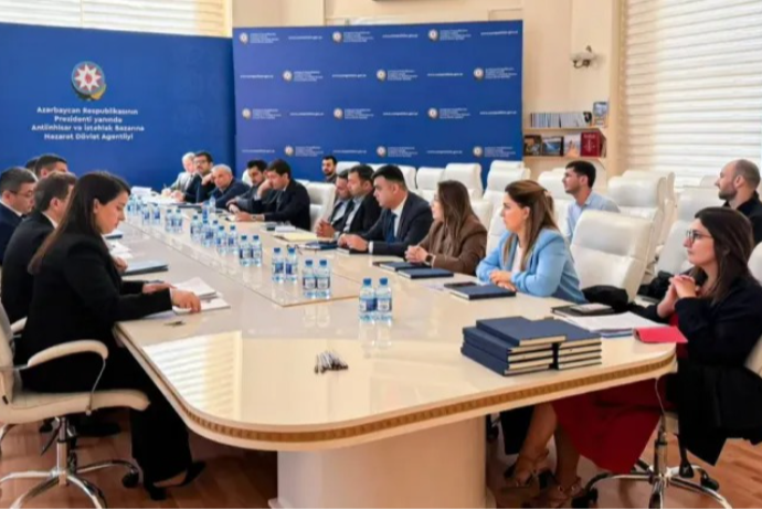 20-yə yaxın avtomobil distribütoru və satıcısının nümayəndələri Dövlət Agentliyində olublar | FED.az