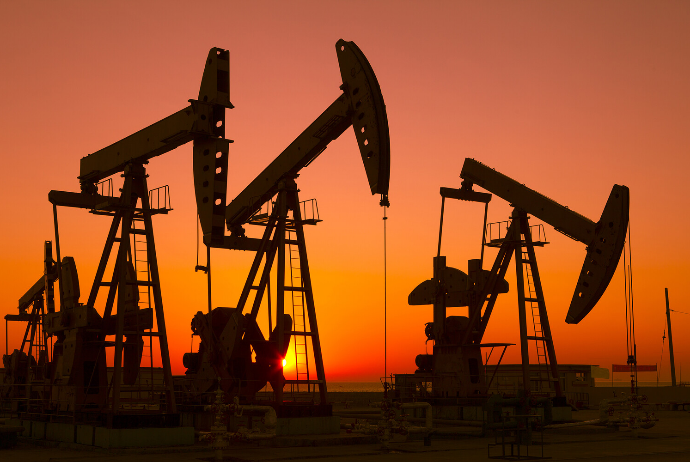 Цена нефти Brent выросла после атаки на базу США на Ближнем Востоке | FED.az
