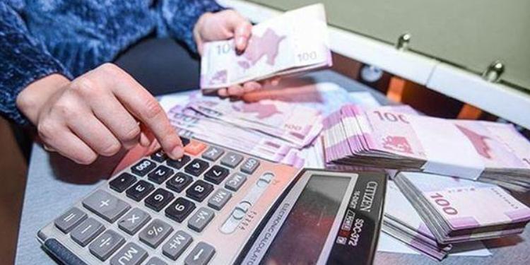 Əhalinin banklardakı pulu 8 milyard manatı ötüb | FED.az