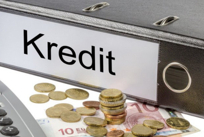 8 ayda banklar və qeyri-bank kredit təşkilatları üzrə kredit qoyuluşları - 12%-DƏK ARTIB | FED.az
