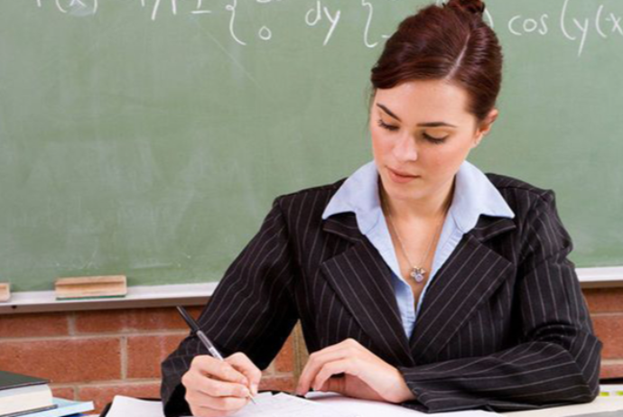 Azərbaycanda müəllimlərin maaşı 1000 manatı keçib - NAZİR AÇIQLADI | FED.az