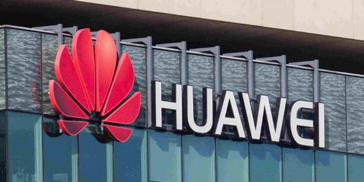 “Huawei” 5 ayda 100 milyondan çox smartfon satıb | FED.az