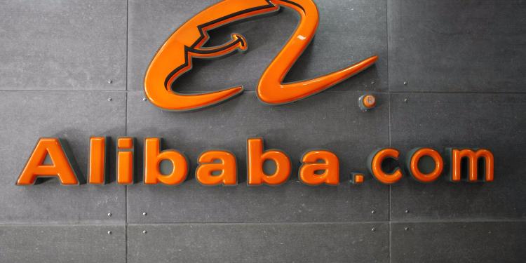 Alibaba вернулся в черный список США пиратских рынков | FED.az