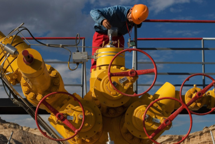Цена нефти Brent упала ниже $92 впервые с 31 октября | FED.az