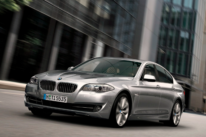Dövlət ilkin satış qiyməti 7 min manat olan “BMW”ni - 20 min 200 manata satıb | FED.az