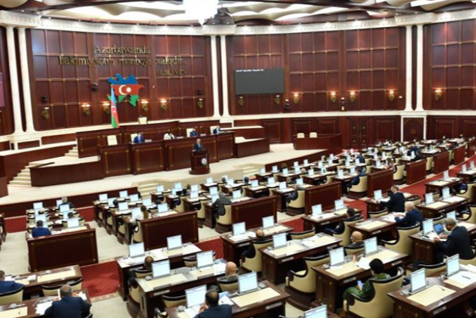 Milli Məclis 41,7 milyard manatlıq büdcəni müzakirə edir - Müzakirələrdə Baş nazir və hökumət üzvləri iştirak edir | FED.az