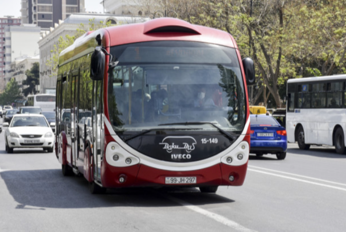 132 avtobus gecikir - SİYAHI | FED.az