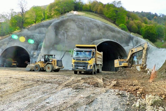Kəlbəcərdə tunel tikintisi zamanı - Türkiyəli Fəhlə Ölüb | FED.az