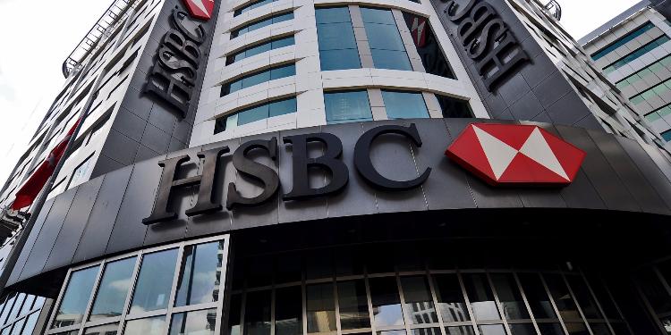 HSBC переведет персонал из Британии в Париж после Brexit | FED.az