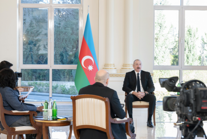 İlham Əliyev yerli televiziya kanallarına müsahibə verib - FOTOLAR