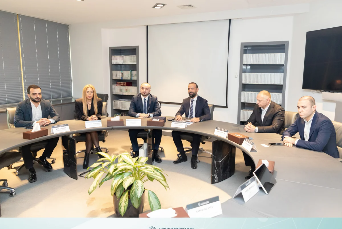 Azərbaycanda sahibkarların maliyyə xidmətlərinə əlçatanlığının artırılması müzakirə edilib | FED.az