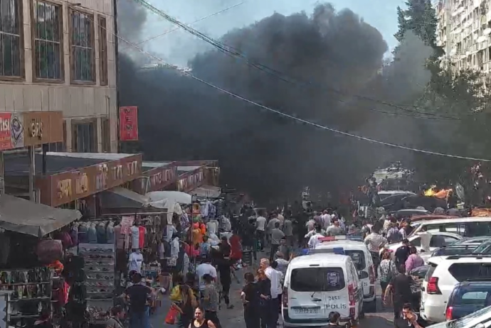 Bakıda bazar yanır - (FOTO) | FED.az