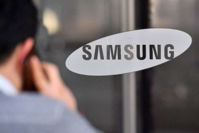 “Samsung” ucuz smartfon seriyasının istehsalını bərpa edir | FED.az