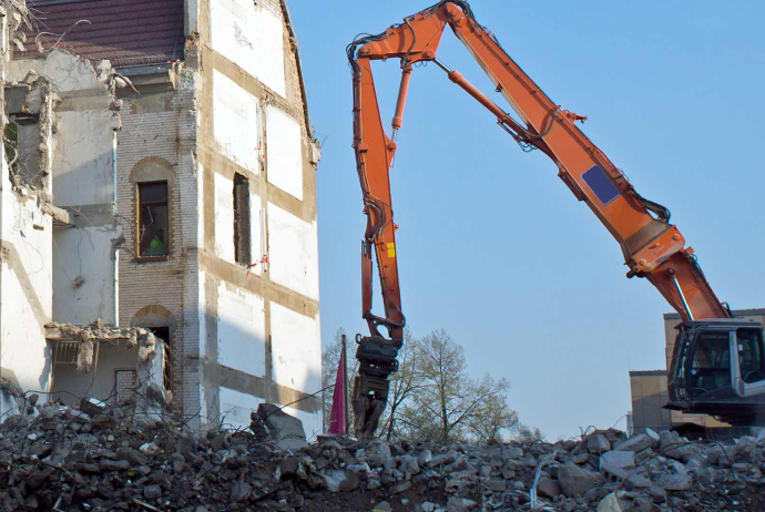 В Азербайджане будут снесены 17 многоквартирных домов, находящихся в состоянии чрезвычайного положения - СУММА | FED.az