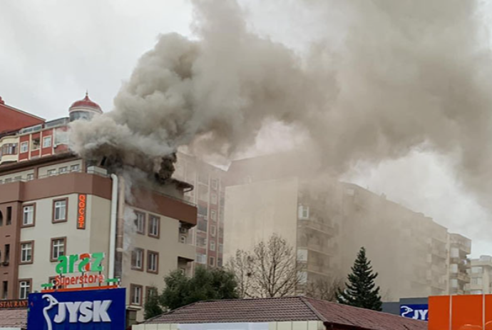 Bakıda “Qoç ət” restoranı yandı - FOTO | FED.az