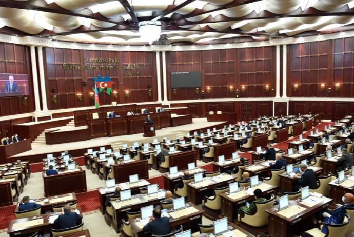 Milli Məclisdə büdcə zərfinin müzakirə ediləcəyi iclasların tarixi açıqlanıb - SİYAHI | FED.az