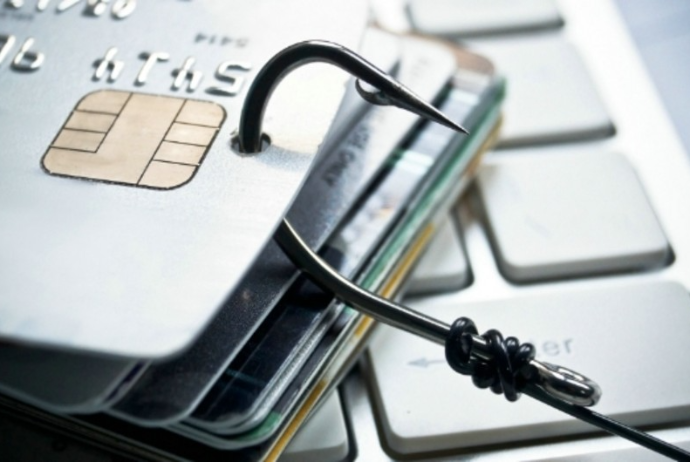 Oğurladıqları bank kartından 5 min dollar çəkib alış-veriş edərkən saxlandılar | FED.az