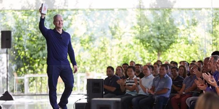 Apple празднует продажу миллиардного iPhone | FED.az