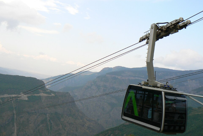 Azərbaycanda 2 800 metrlik yeni kanat yolu istifadəyə veriləcək | FED.az