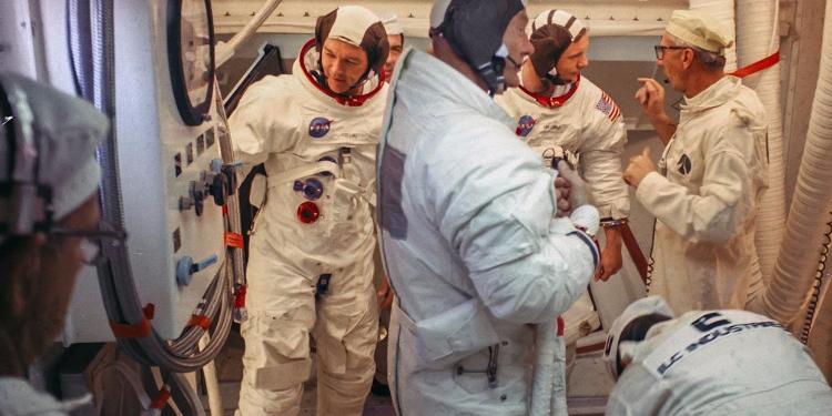 Астронавты Аполлона вероятнее всего могут умереть от болезни сердца. | FED.az
