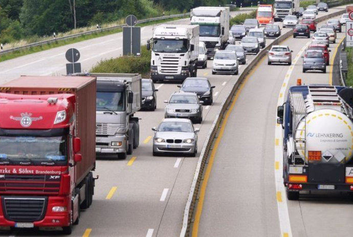 Avtomobillərlə sərnişin daşımadan gəlirlər 1 milyard manata yaxınlaşıb | FED.az