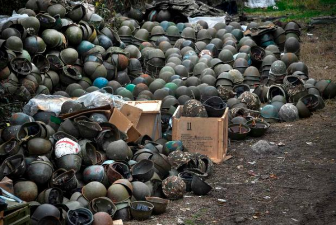 Boş dəbilqələr: Düşmənin etiraf etmədiyi itkilərinin görüntüləri - FOTO | FED.az