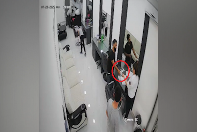 Özlərini Dövlət Vergi Xidmətinin əməkdaşları kimi təqdim edərək sahibkarlardan pul yığırlar - VİDEO | FED.az