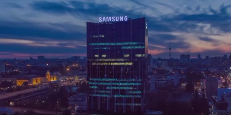 “Samsung” şirkətinin rəhbərliyi korrupsiya qalmaqalına görə istefa verib | FED.az