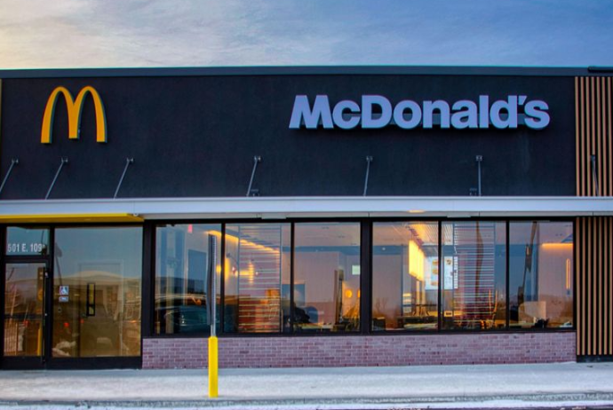 "McDonald's-ın İslam dünyasında satış artımı şirkətin İsrailə verdiyi dəstək səbəbindən yavaşlayıb" | FED.az