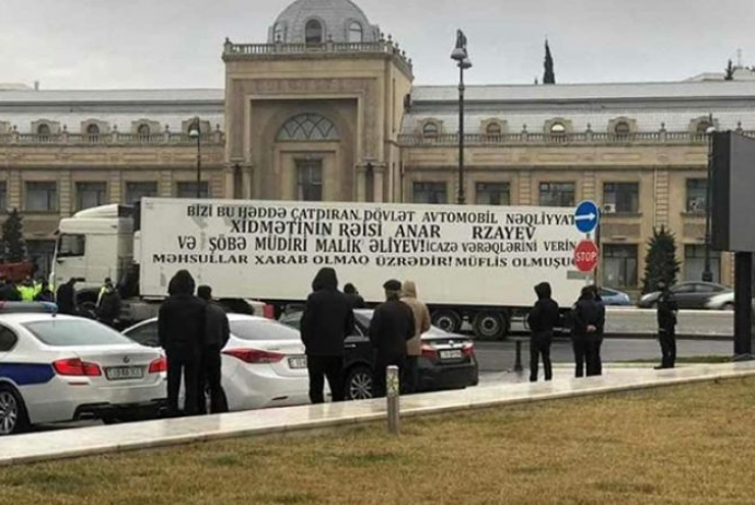 Bakıda yolu bağlayan TIR şirkətinin rəhbərinə qarşı - ŞİKAYƏTLƏR BAŞLAYIB | FED.az