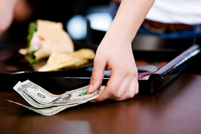 "Servis haqqı" ləğv edilməlidir: "Əlavə ödəniş işçiyə çatmır" | FED.az