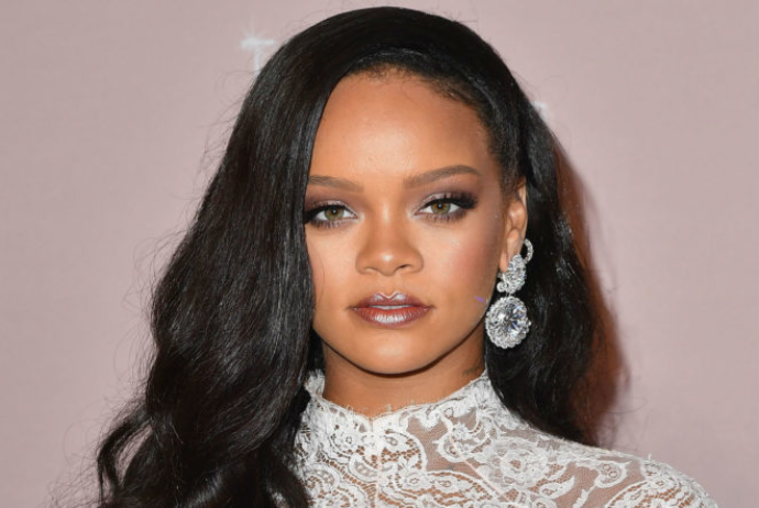 Rihanna sərvətini belə artırıb – 1,7 MİLYARD DOLLAR | FED.az