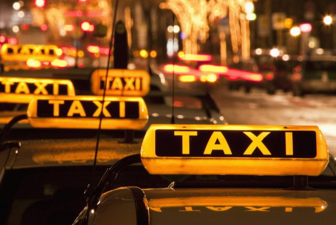 Nazir müavini: "Taksilərdə telefonla proses idarə olunduğu üçün taksometrin qoşulmasına gərək görmürük" | FED.az