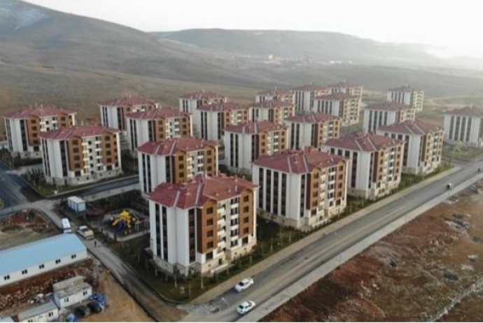 Fəlakət və hərbi əməliyyat nəticəsində məhv olmuş evlərin əvəzinə yenisinin tikilməsi qaydası müəyyənləşir | FED.az