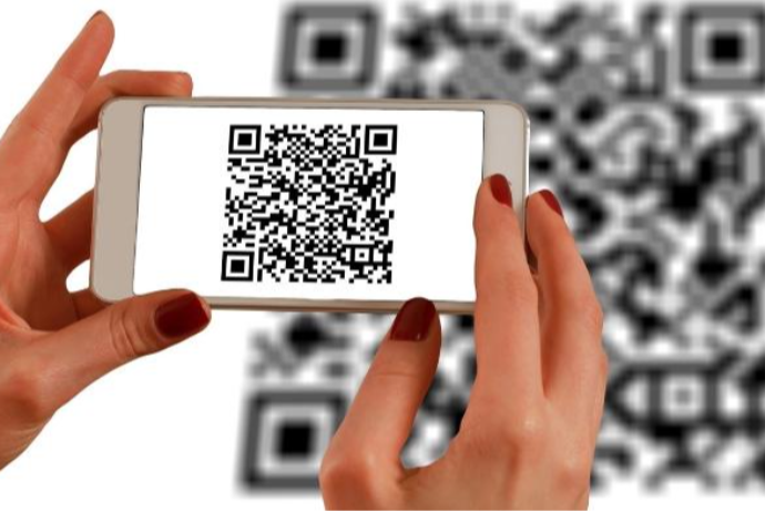 ETX: İctimai məkanlarda saxta QR-lar vasitəsilə vətəndaşlar aldadılır | FED.az
