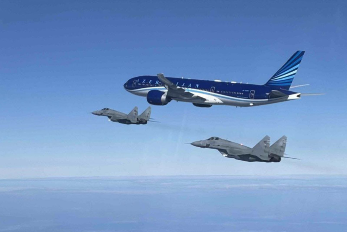 Prezidentin təyyarəsini Serbiya qırıcıları müşayiət etdi - VİDEO | FED.az