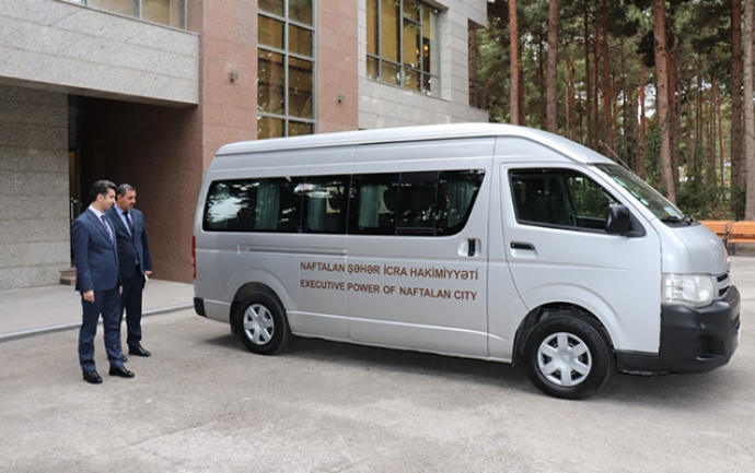 Naftalanda turistlər üçün pulsuz - AVTOBUS FƏALİYYƏT GÖSTƏRƏCƏK | FED.az