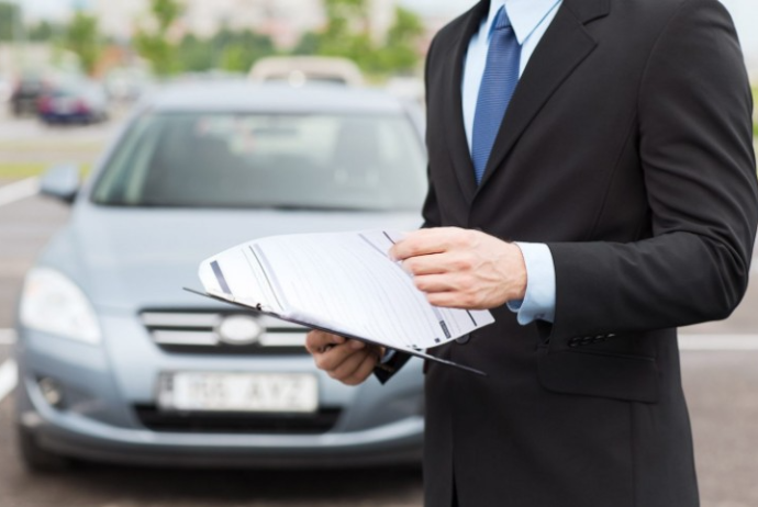 Avtomobilin təyinatı ilə bağlı yanlış məlumat verənlər üçün sığorta haqqı artırılacaq | FED.az