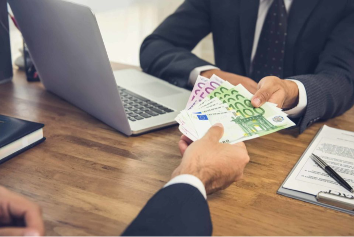 Bankdan kredit götürmək üçün neçə yaşın olmalıdır? - BANKLAR, ŞƏRTLƏR, SİYAHI | FED.az