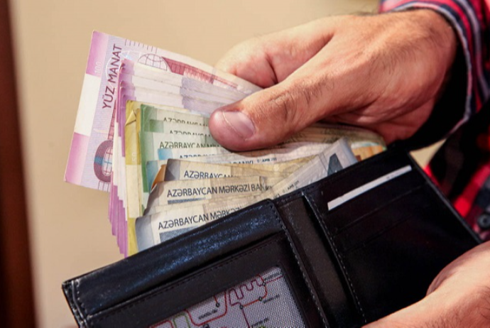 Azərbaycan əhalisinin gəlirləri 7 %-dən çox artıb | FED.az