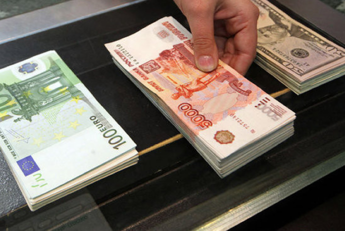 Rubl dollar, yuan və avro qarşısında - UCUZLAŞIR | FED.az