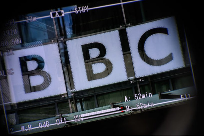 BBC 550 əməkdaşını işdən çıxarır - 500 milyonluq qənaət planı, böyük ixtisar dalğası | FED.az