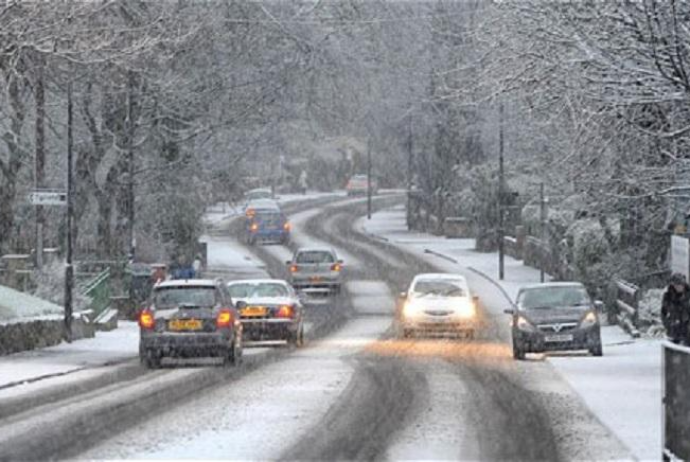 Yol polisi dağlıq yollarda hərəkət edən sürücülərə xəbərdarlıq edib | FED.az